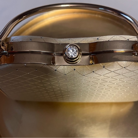 🔥SALE Vintage Gold handbag with Gold-Tone Chain - Picture 7 of 13